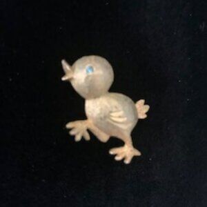 VINTAGE BABY DUCK BRoOCH DIAMOND CUT BLUE AQUAMARINE GEMSTONE IN EYE